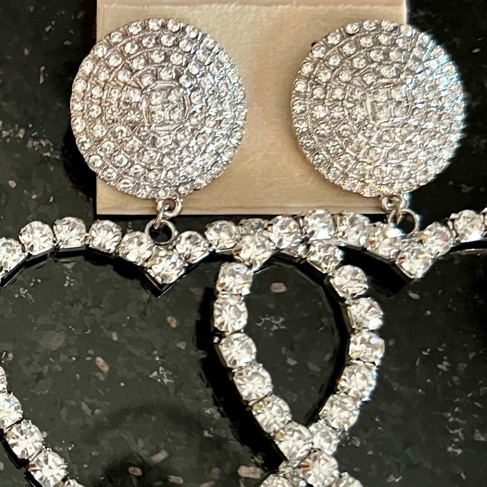 KENNETH JAY LANE Crystal Studded Heart Dangle Earrings / Silver Tone & Crystals - Picture 8 of 12